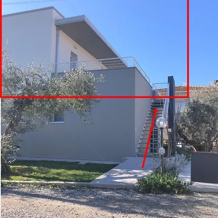 Casa Ginevra A By Zoom In Earth
